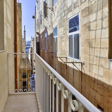 Exquisite 3-Bedroom Duplex Penthouse With Jacuzzi In Valletta Centre Eksteriør bilde