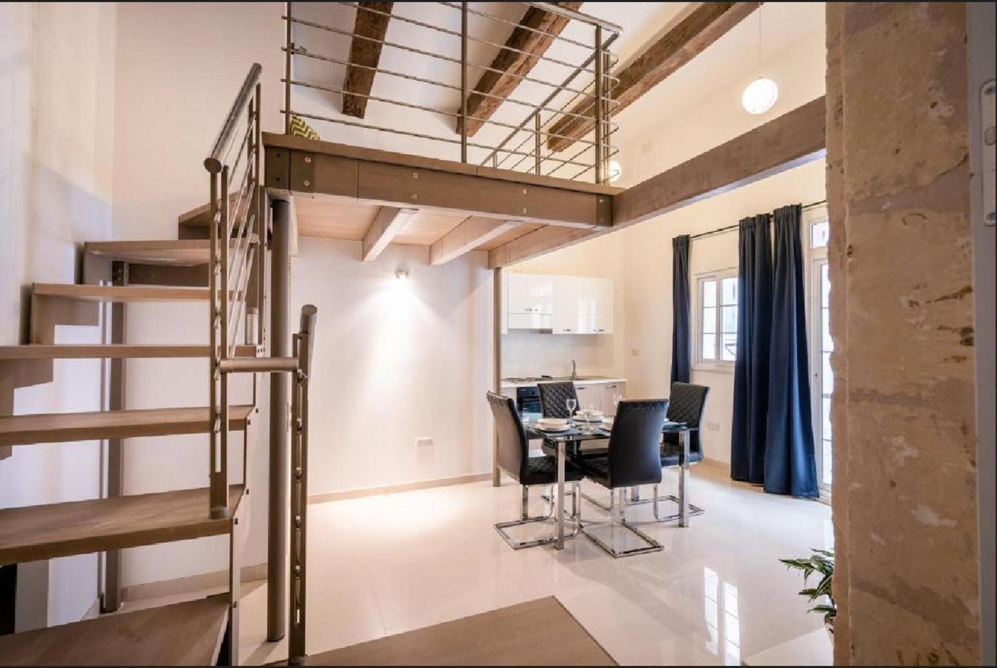 Exquisite 3-Bedroom Duplex Penthouse With Jacuzzi In Valletta Centre Eksteriør bilde
