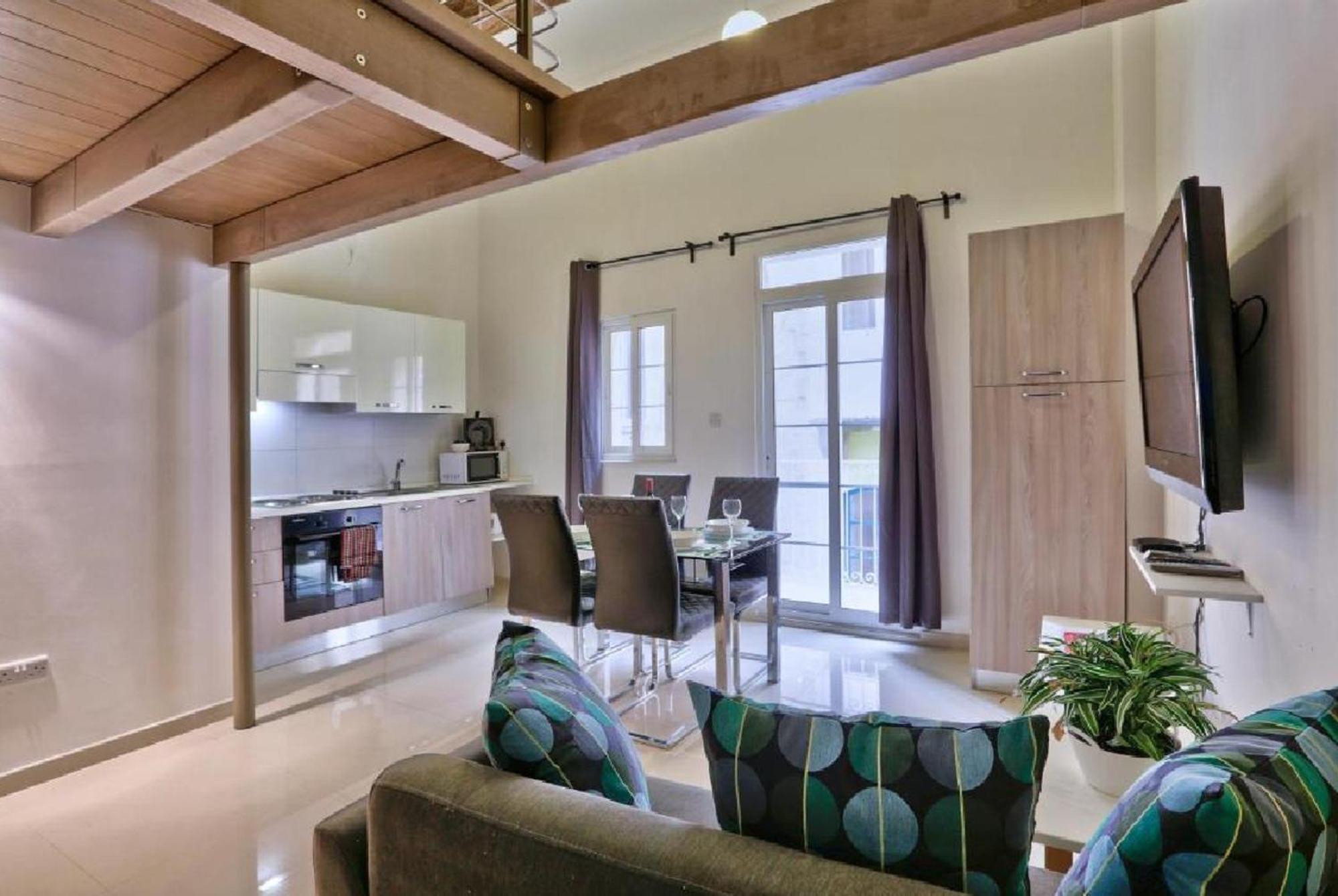 Exquisite 3-Bedroom Duplex Penthouse With Jacuzzi In Valletta Centre Eksteriør bilde