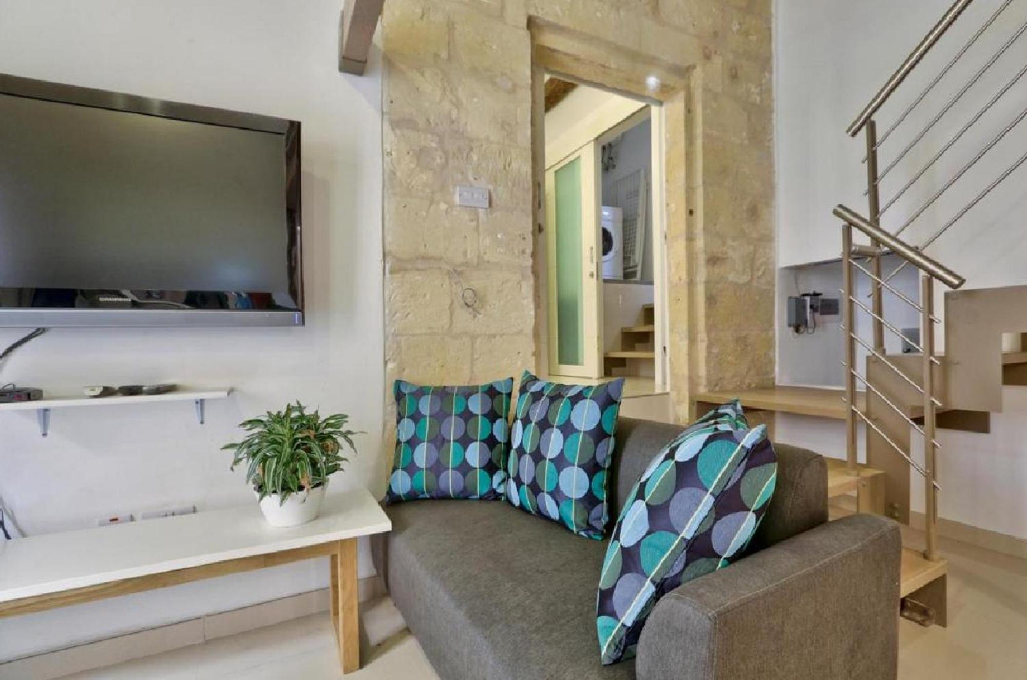 Exquisite 3-Bedroom Duplex Penthouse With Jacuzzi In Valletta Centre Eksteriør bilde