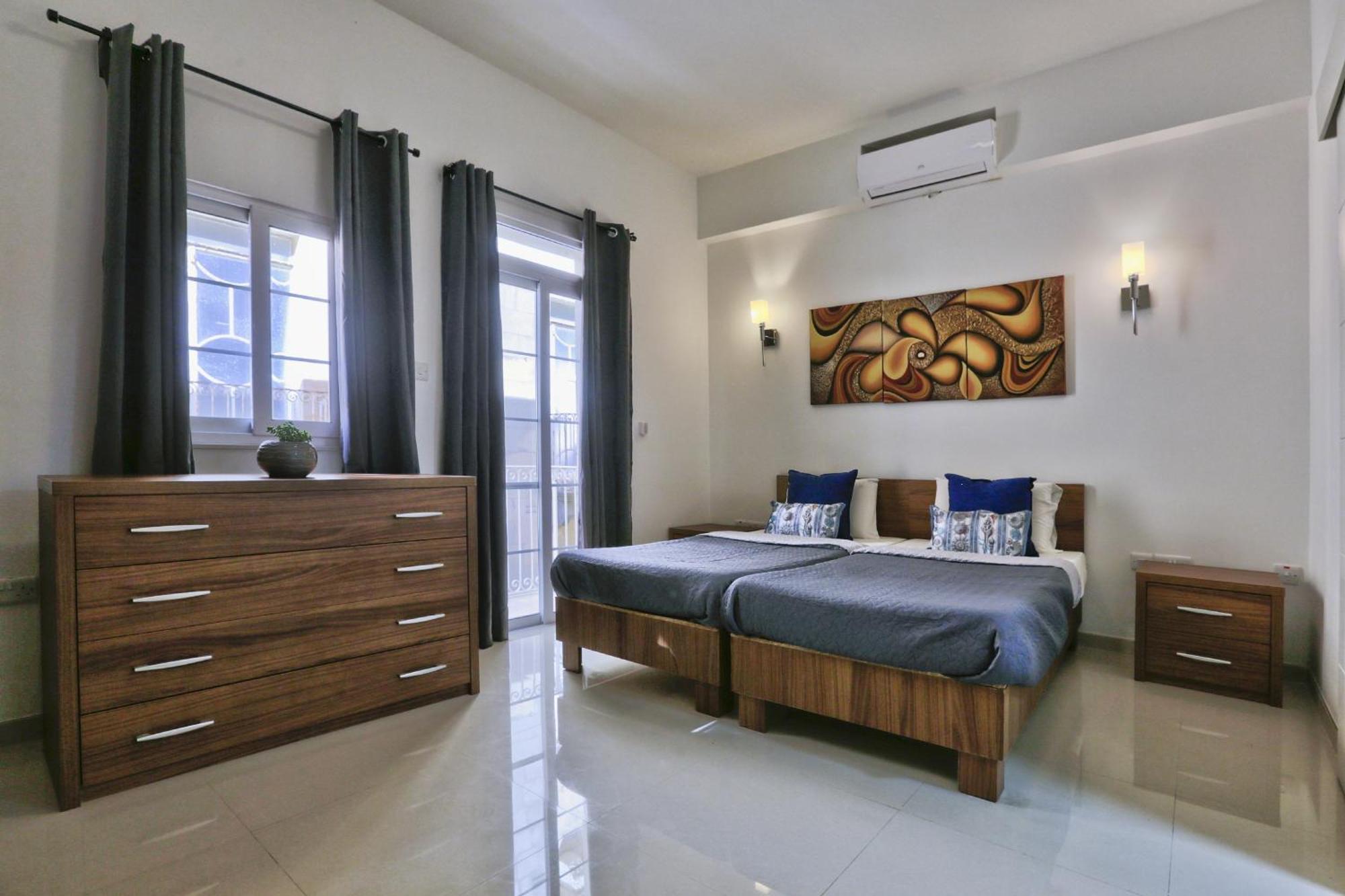 Exquisite 3-Bedroom Duplex Penthouse With Jacuzzi In Valletta Centre Eksteriør bilde