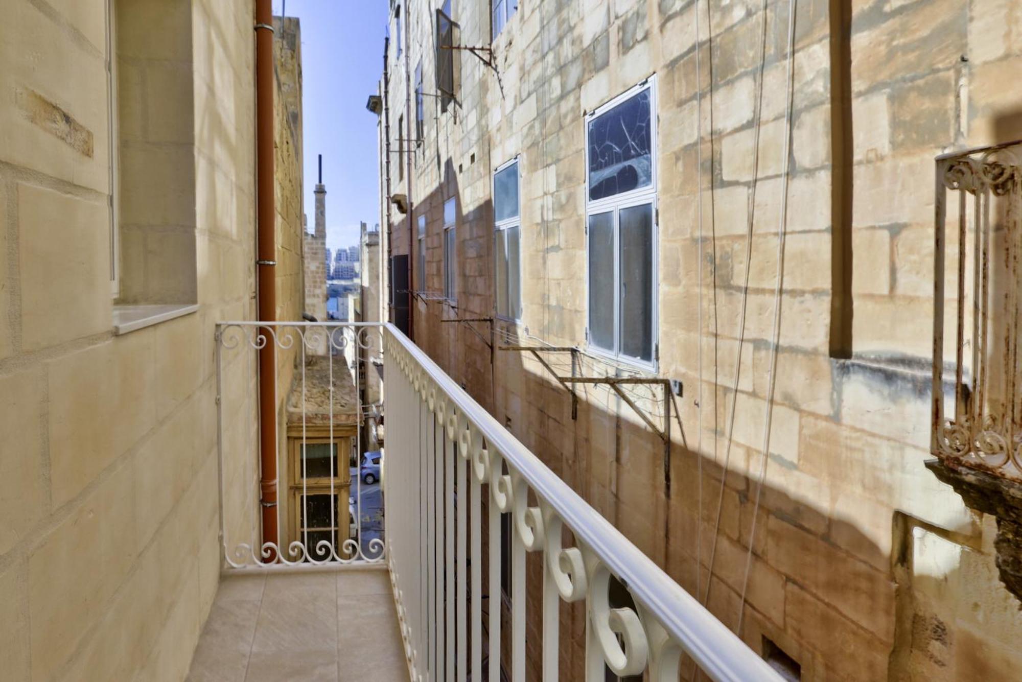 Exquisite 3-Bedroom Duplex Penthouse With Jacuzzi In Valletta Centre Eksteriør bilde
