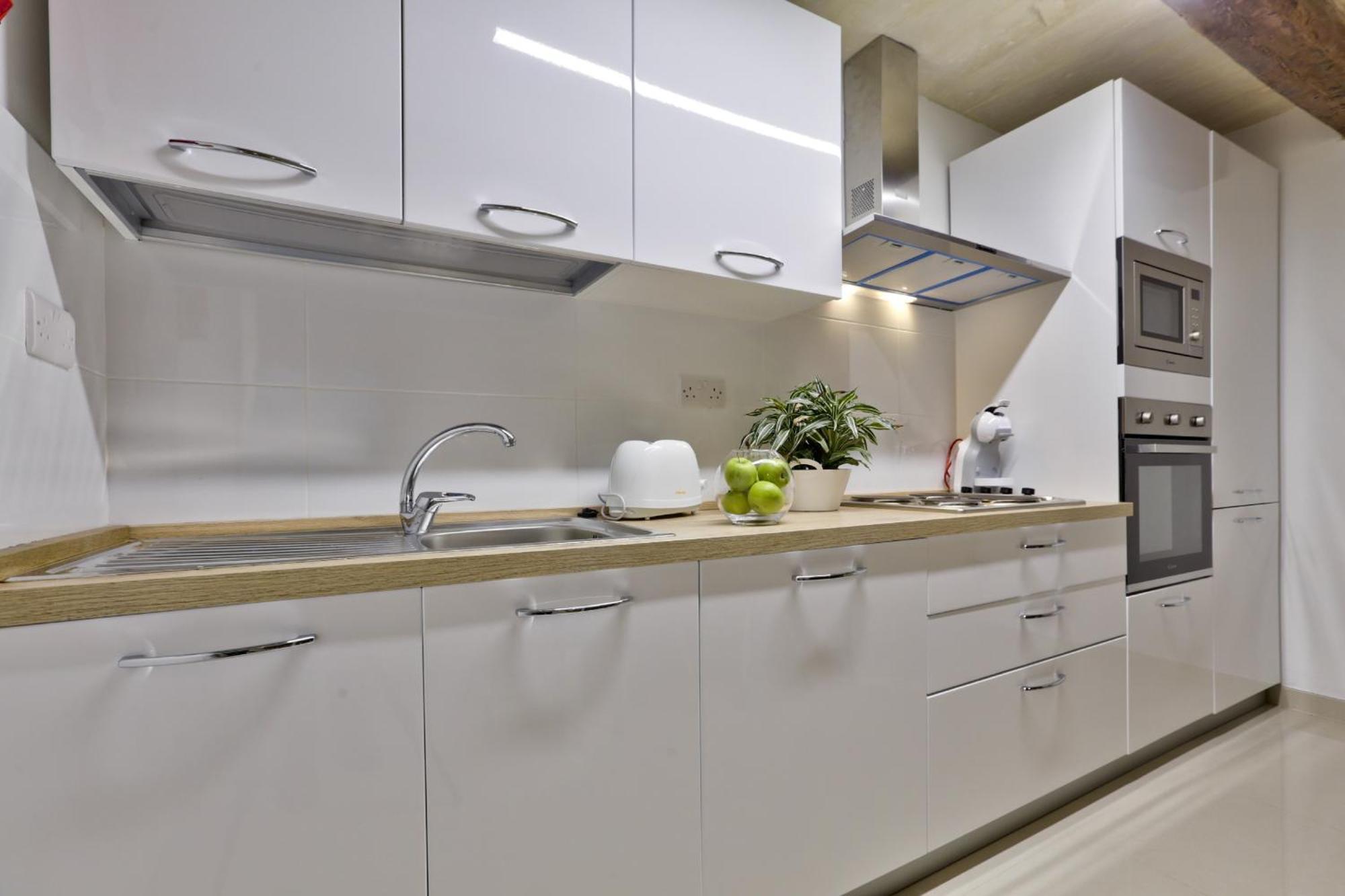 Exquisite 3-Bedroom Duplex Penthouse With Jacuzzi In Valletta Centre Eksteriør bilde